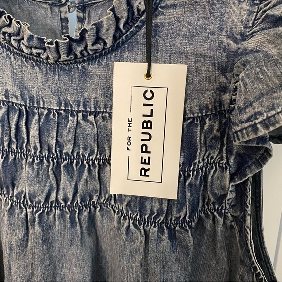 For The Republic Women’s Medium Ruffled Denim Top, flutter sleeves - Picture 4 of 6